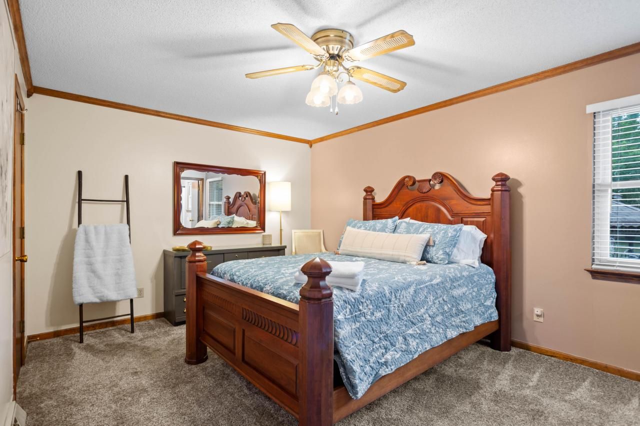 708 E Butternut Road Photo 19