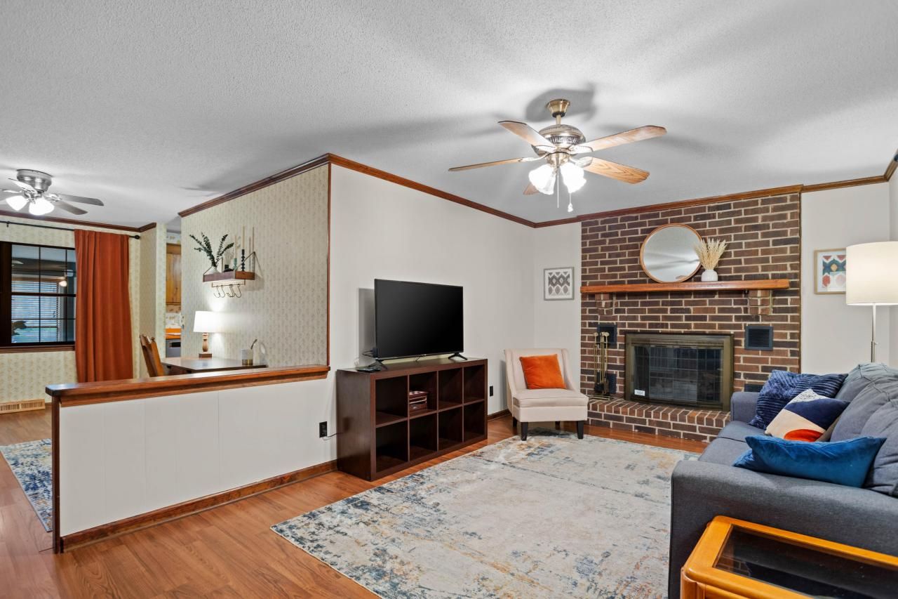 708 E Butternut Road Photo 4