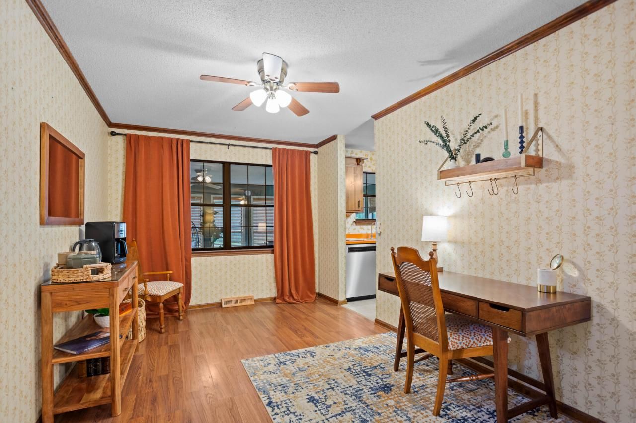 708 E Butternut Road Photo 7