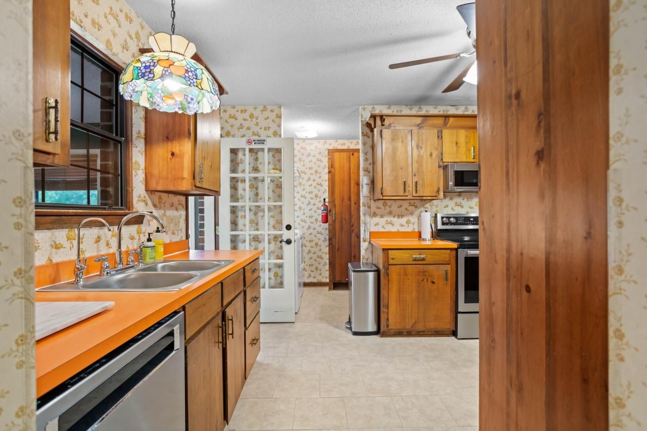 708 E Butternut Road Photo 9