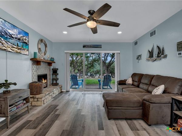 1185 Parkview Drive, Unit D24, Canyon Lake, TX 78133