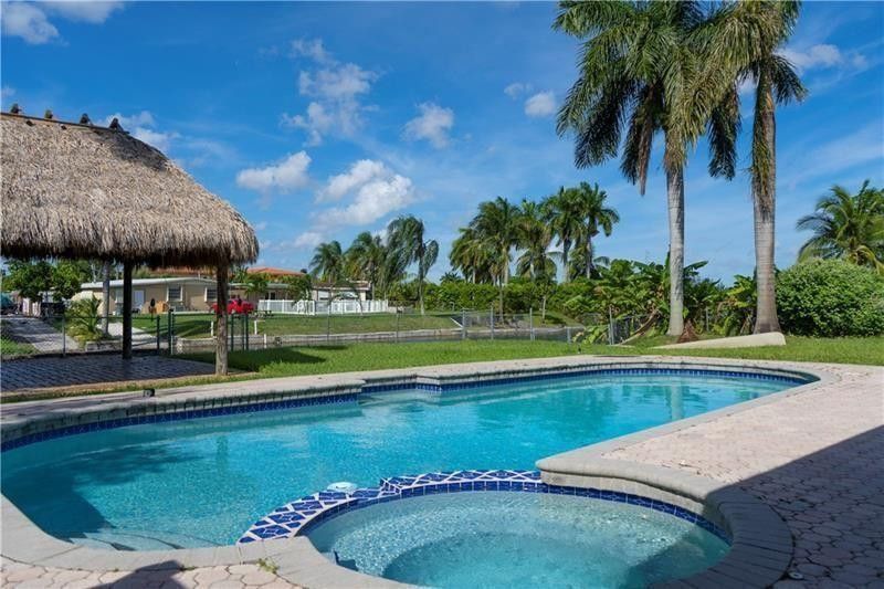 8165 NW 182nd Street, Hialeah, FL 33015 Photo