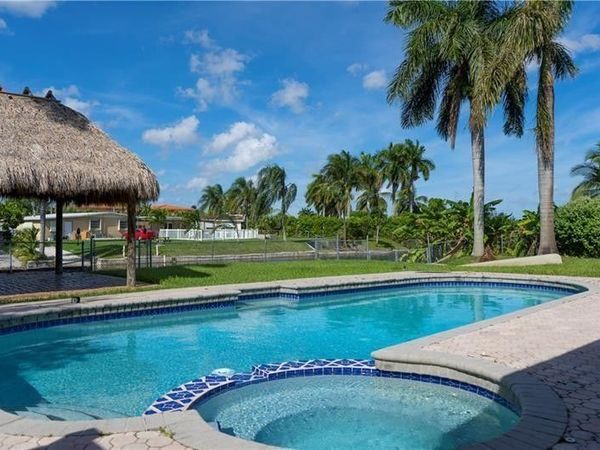 8165 NW 182nd Street, Hialeah, FL 33015