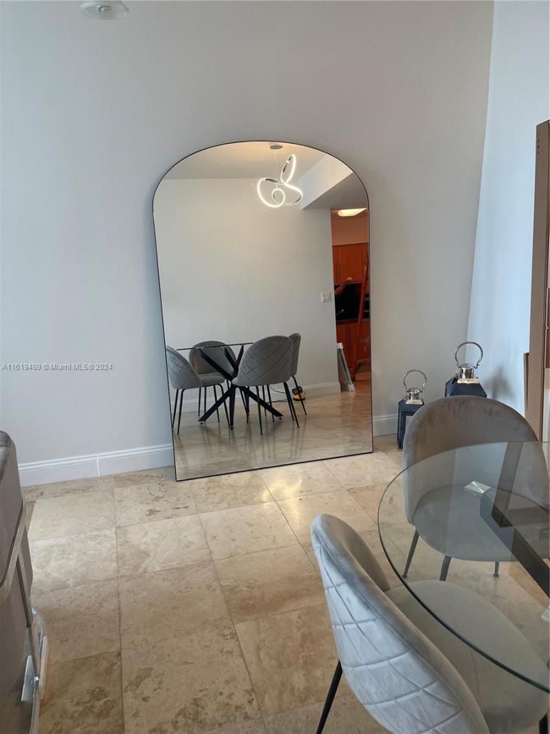 6365 Collins Ave, Unit 2610, Miami Beach, FL 33141 Photo