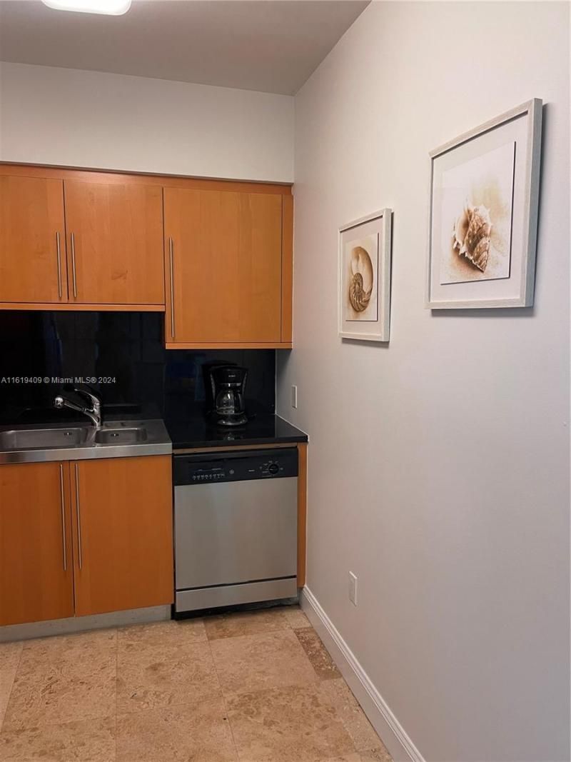 6365 Collins Ave, Unit 2610, Miami Beach, FL 33141 Photo