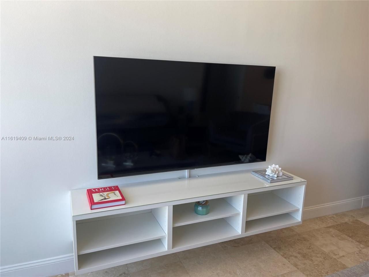 6365 Collins Ave, Unit 2610, Miami Beach, FL 33141 Photo