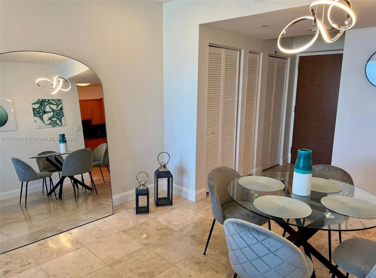 6365 Collins Ave, Unit 2610, Miami Beach, FL 33141 Photo