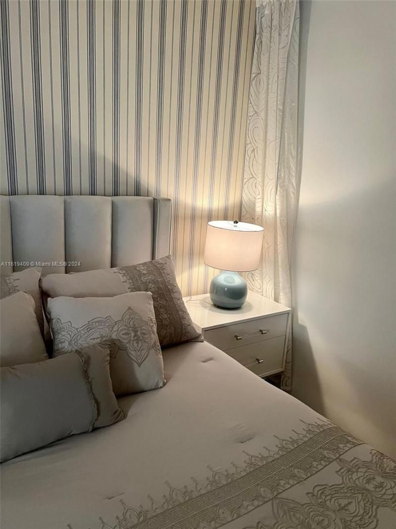 6365 Collins Ave, Unit 2610, Miami Beach, FL 33141 Photo