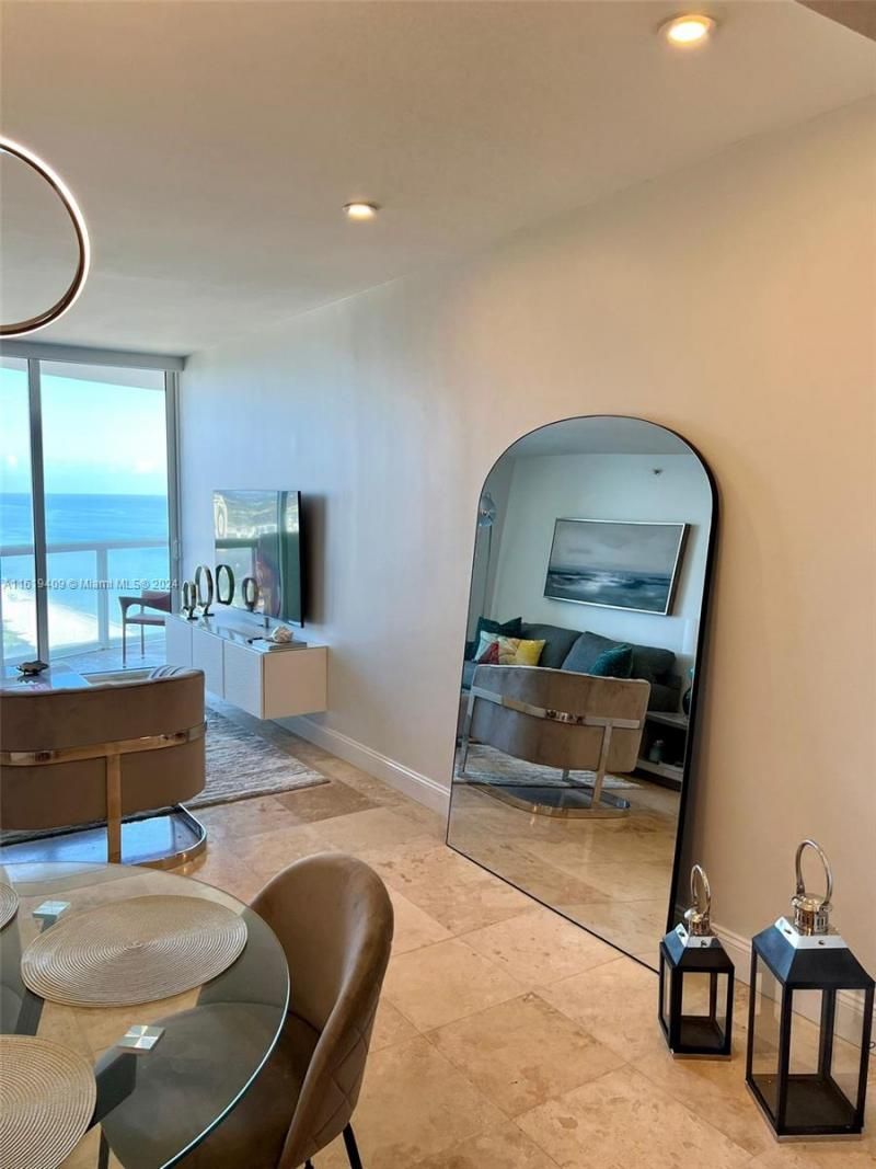 6365 Collins Ave, Unit 2610, Miami Beach, FL 33141 Photo