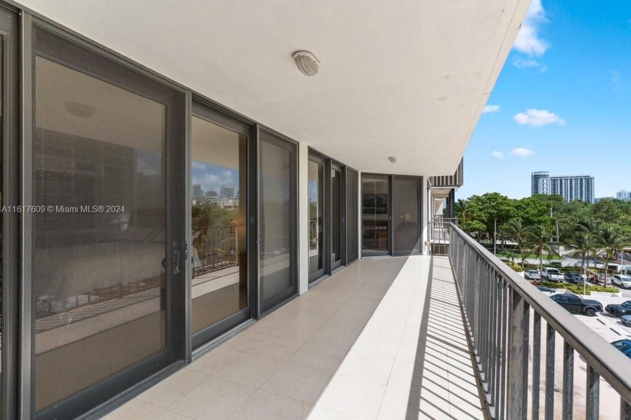 1915 Brickell Ave, Unit C506, Miami, FL 33129 Photo