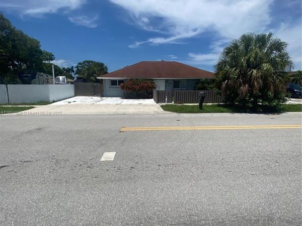 1926 Ramsey Dr, Lake Worth, FL 33461