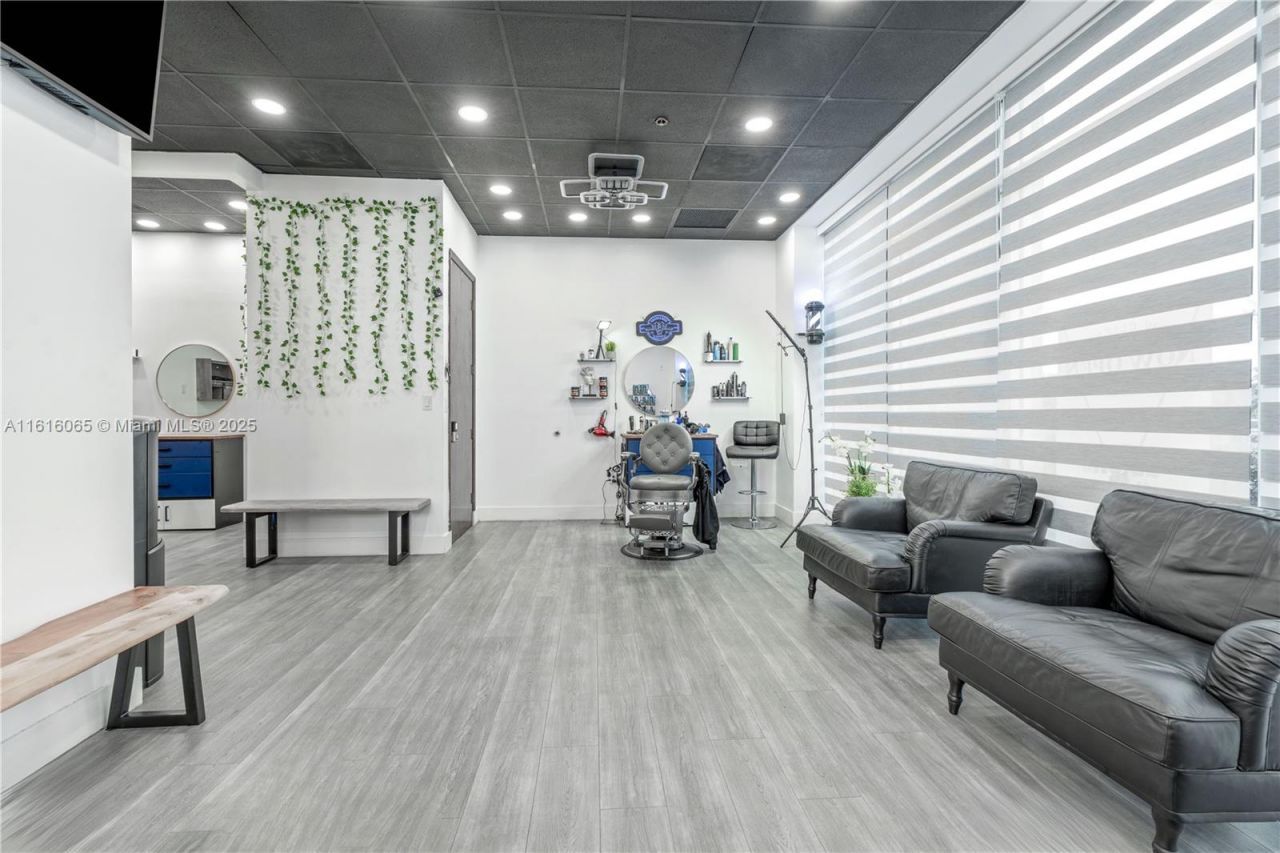 2300 W 84th St, Hialeah, FL 33016 Photo