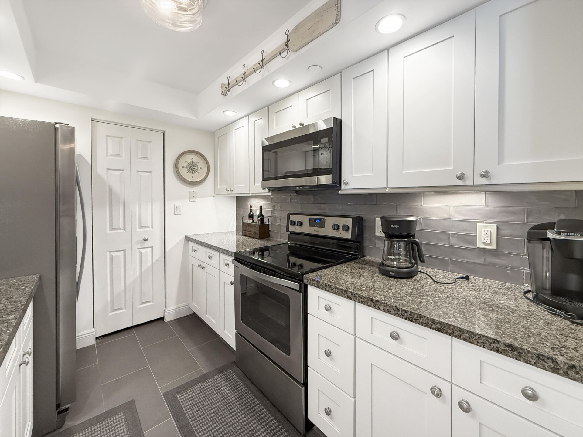 3000 N Ocean Drive, Unit 17 B, Singer Island, FL 33404 Photo