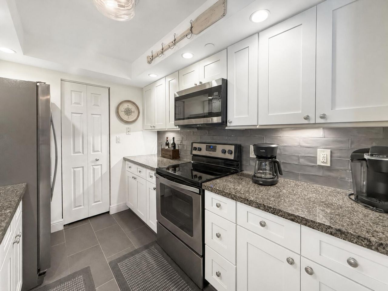 3000 N Ocean Drive, Unit 17 B, Singer Island, FL 33404 Photo
