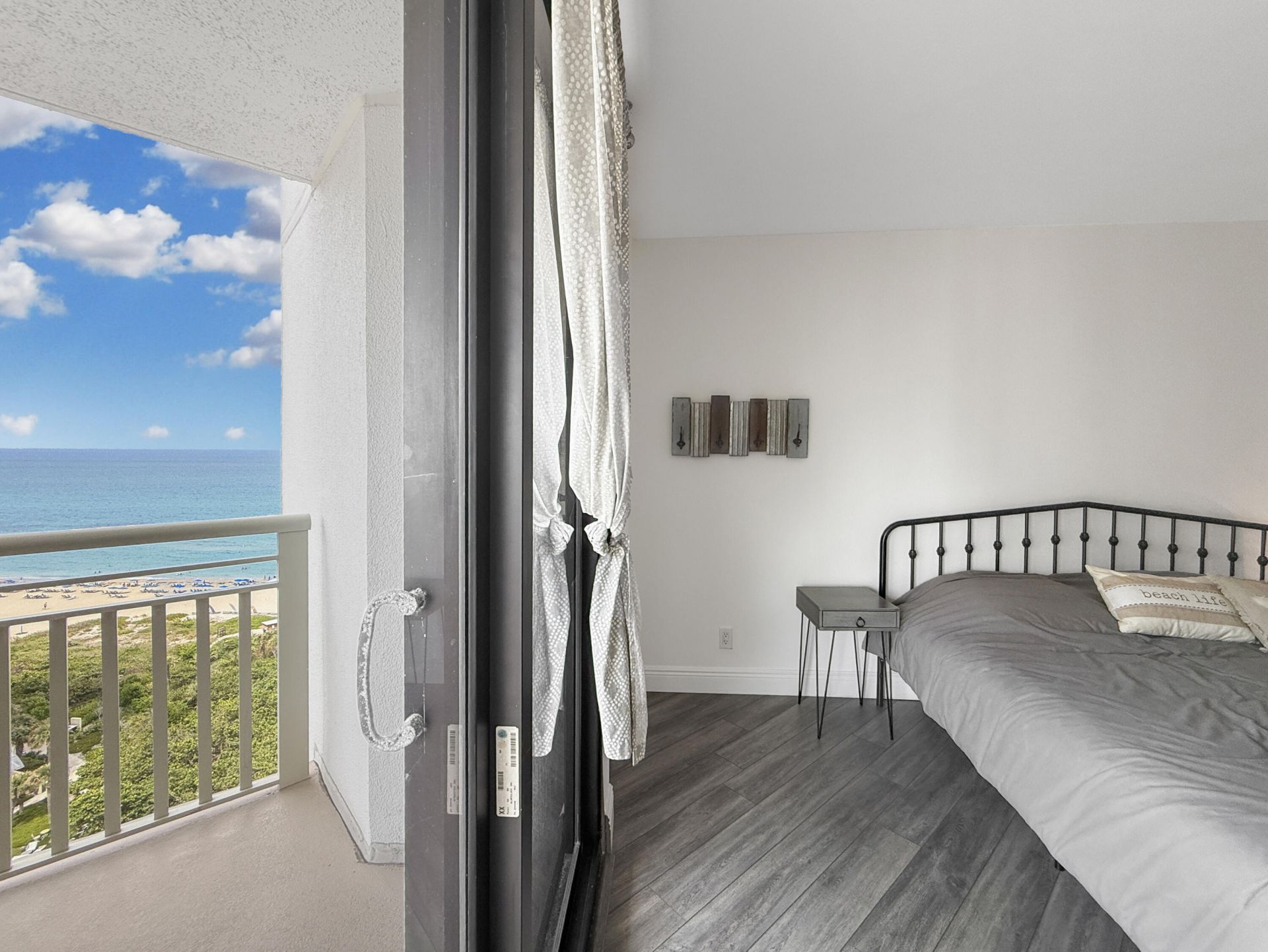 3000 N Ocean Drive, Unit 17 B, Singer Island, FL 33404 Photo