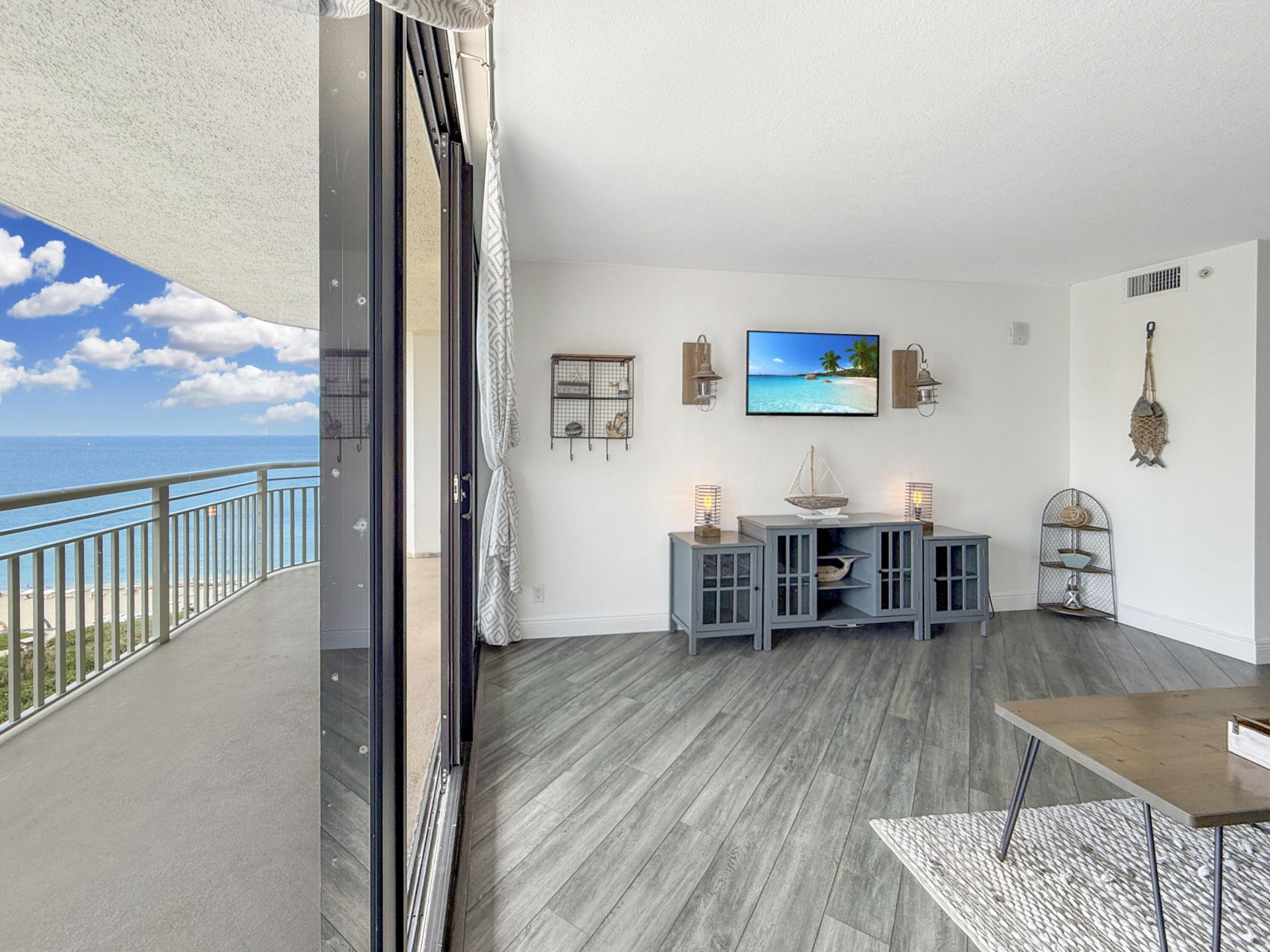 3000 N Ocean Drive, Unit 17 B, Singer Island, FL 33404 Photo