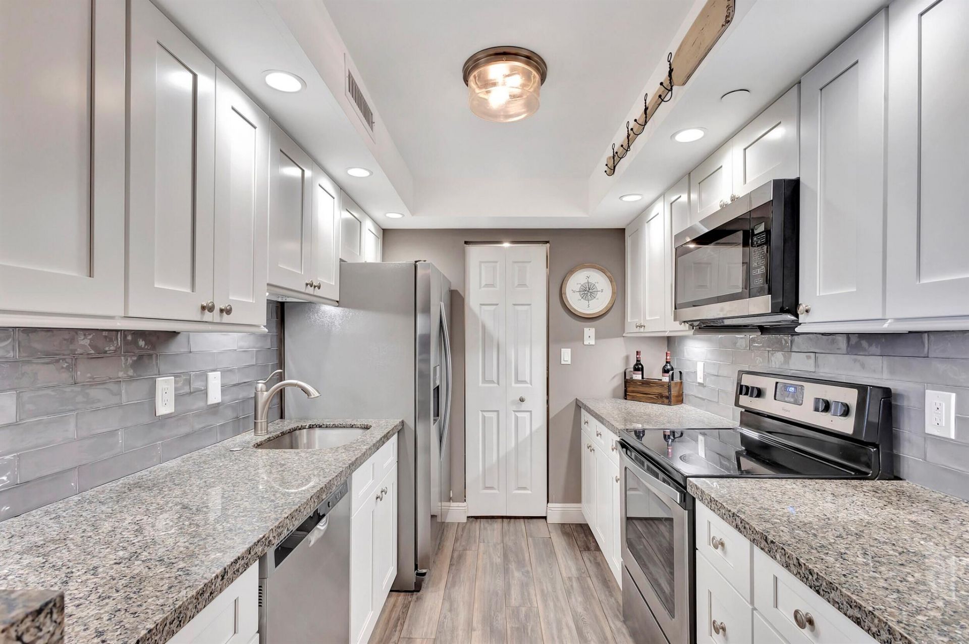 3000 N Ocean Drive, Unit 17-B, Singer Island, FL 33404 Photo