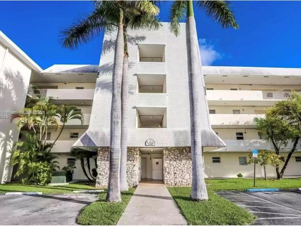 7410 SW 82nd St, Unit K211, Miami, FL 33143