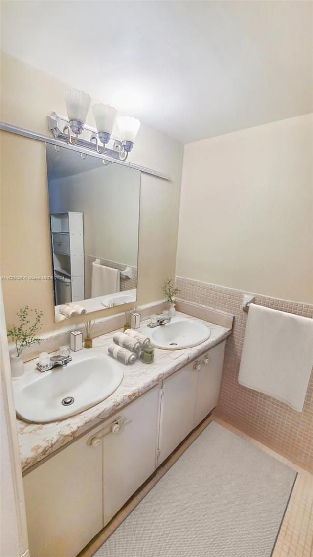 7410 SW 82nd St, Unit K211, Miami, FL 33143 Photo