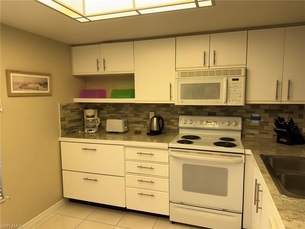 829 SW 47th Ter, Unit 204, Cape Coral, FL 33914 Photo