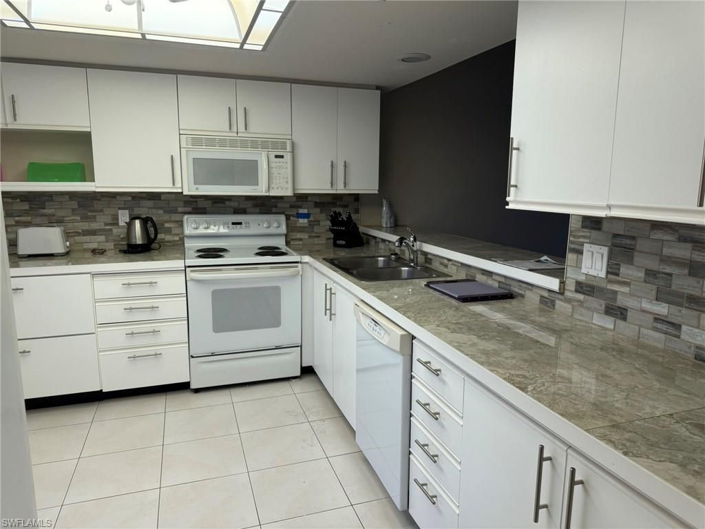 829 SW 47th Ter, Unit 204, Cape Coral, FL 33914 Photo