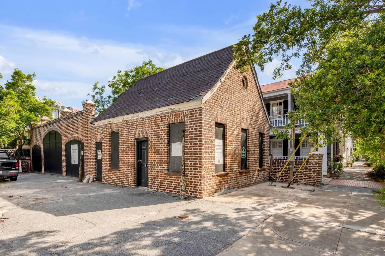 80 Ashley Avenue Photo 2