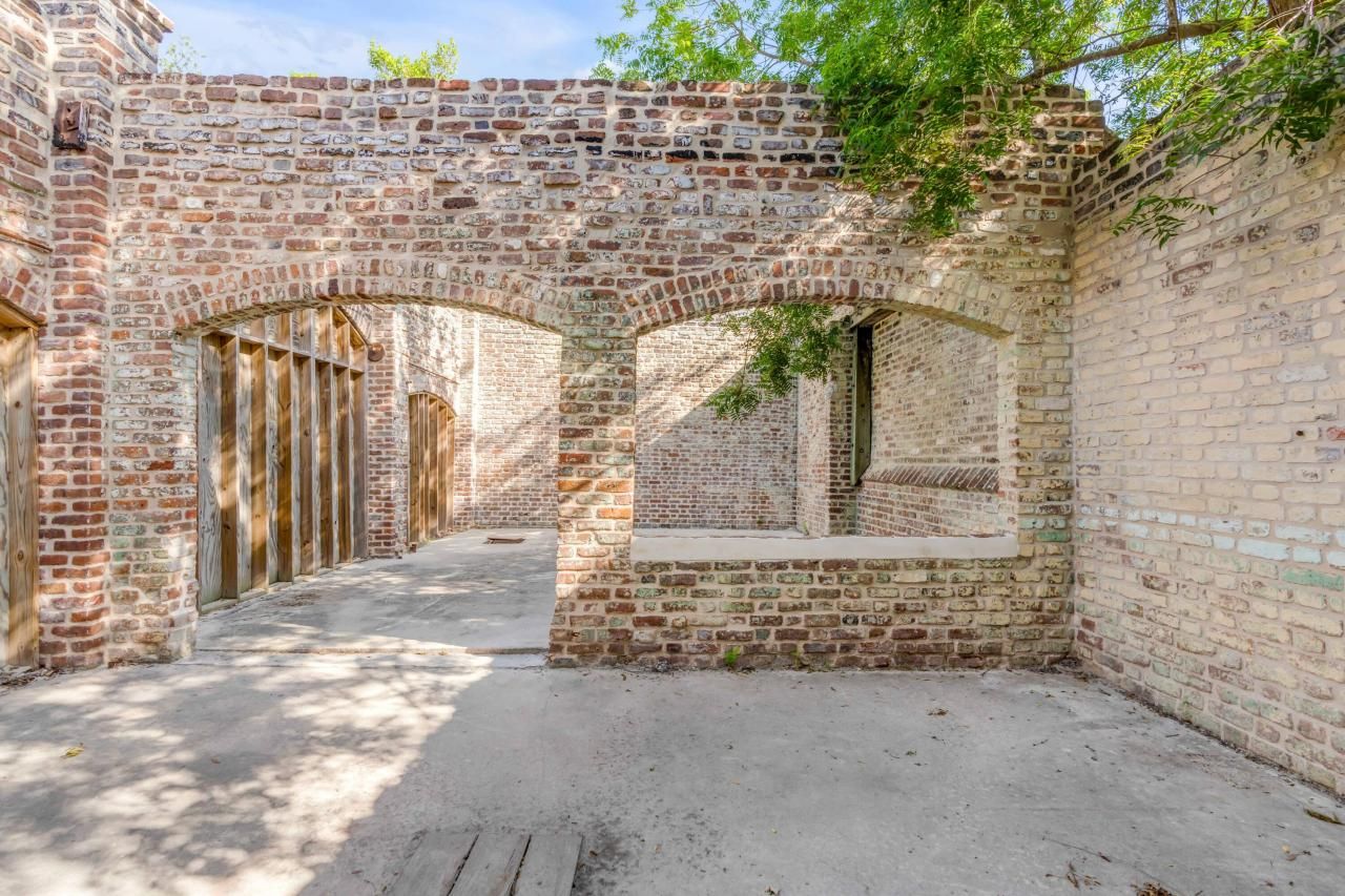 80 Ashley Avenue Photo 5