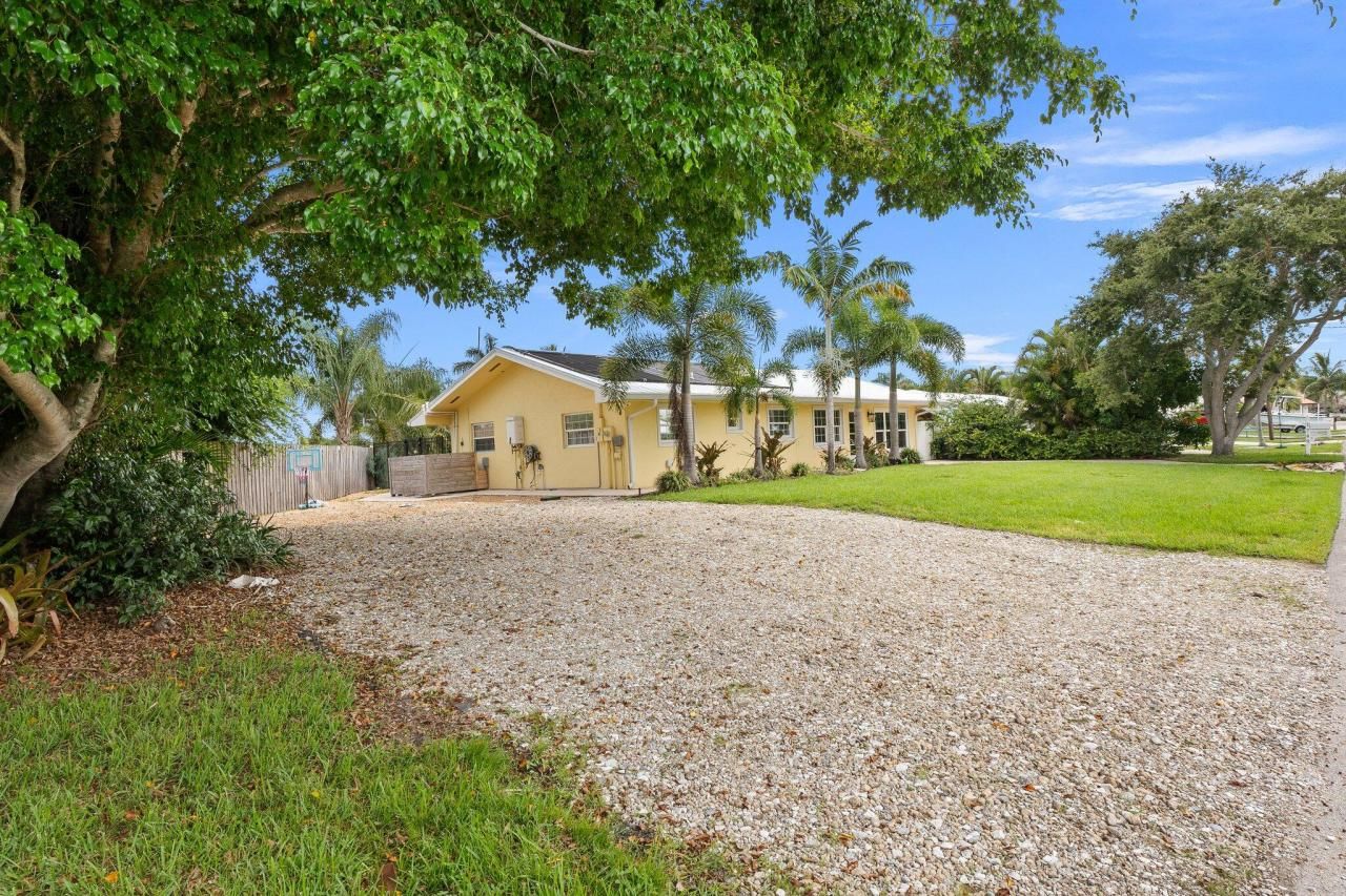 1749 SW Coxswain Place, Palm City, FL 34990 Photo