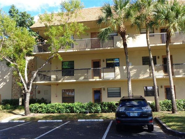 6085 N Sabal Palm Blvd, Unit 204, Tamarac, FL 33319