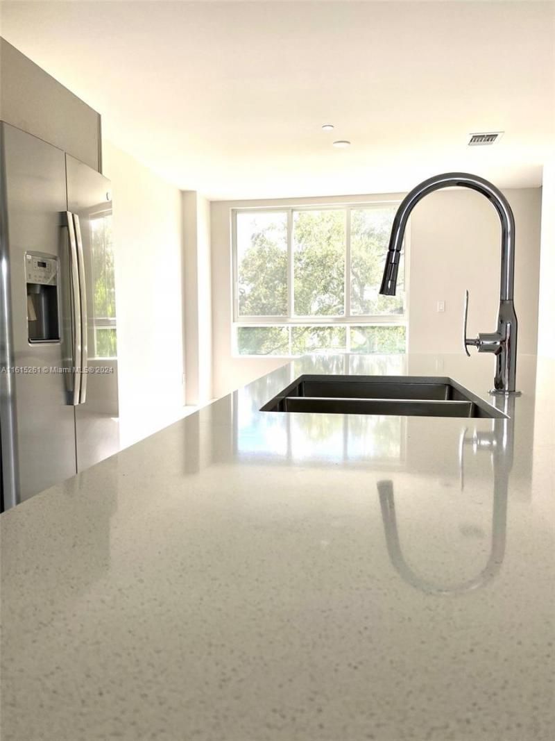 2505 NE 193rd St, Unit 4207, Miami, FL 33180 Photo