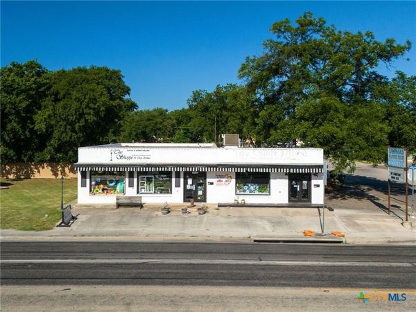 904 S Key Avenue, Lampasas, TX 76550