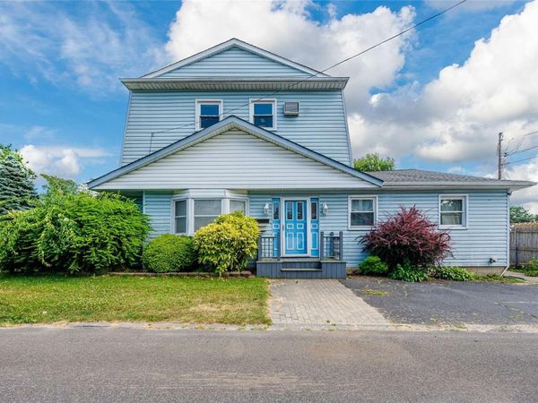 7 Gary Street, Lindenhurst, NY 11757