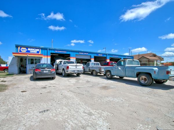 119 W LINDBERGH BLVD, Universal City, TX 78148