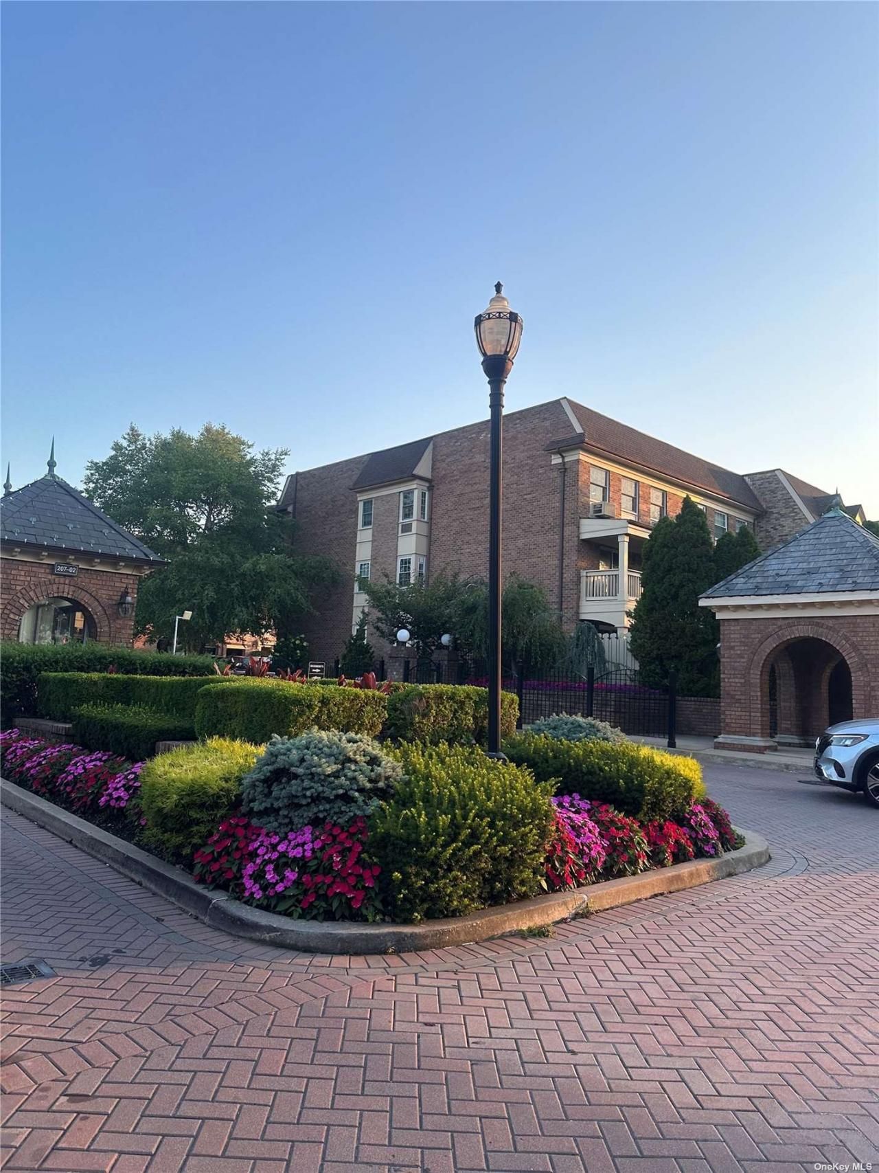 208-08 Estates Drive, Unit 22125, Bayside, NY 11360 Main Photo