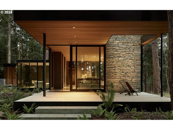 SW CHESAPEAK AVE, Portland, OR 97239