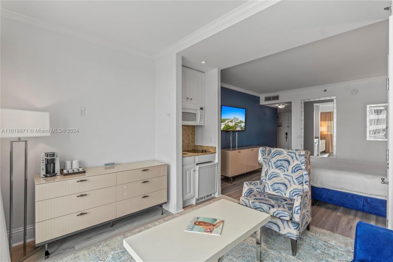 4401 Collins Ave, Unit 1007, Miami Beach, FL 33140 Photo