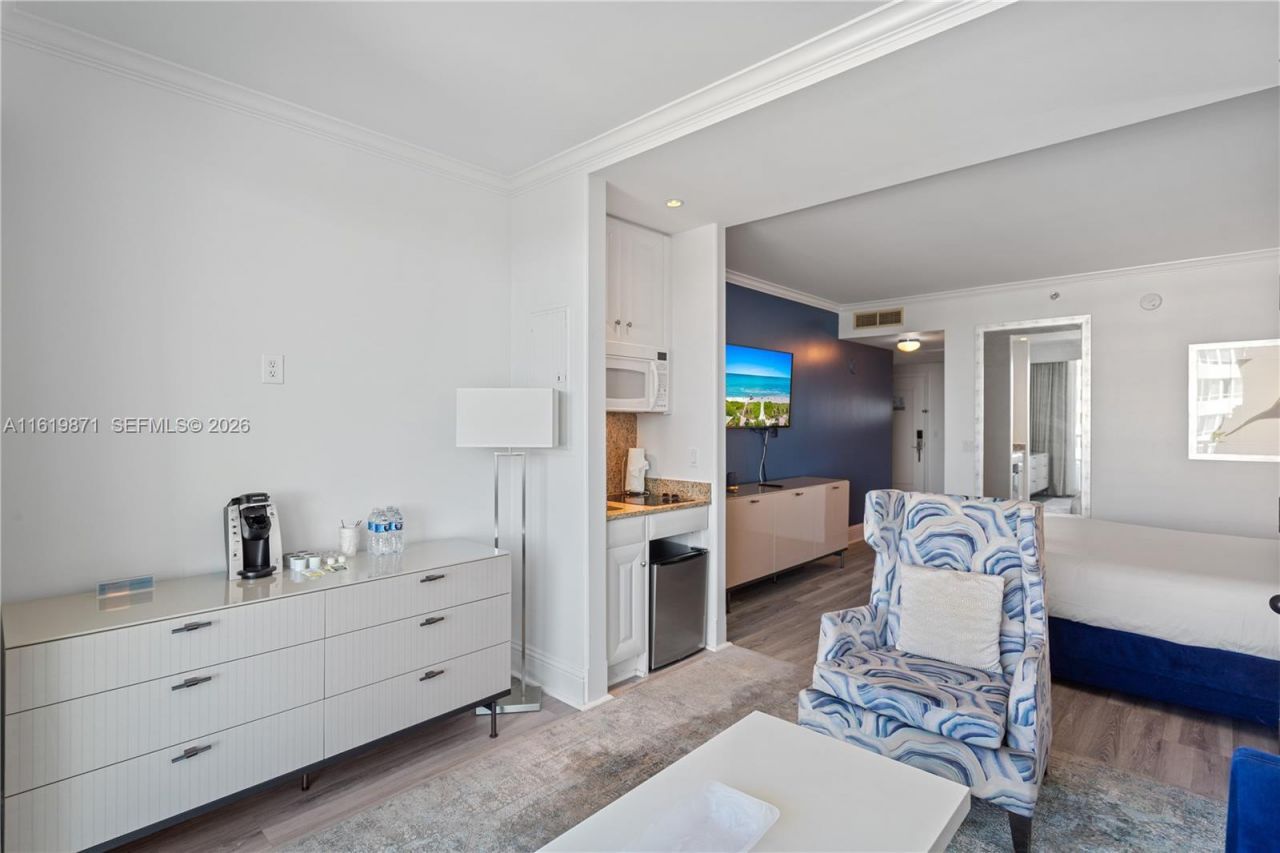 4401 Collins Ave, Unit 1007, Miami Beach, FL 33140 Photo