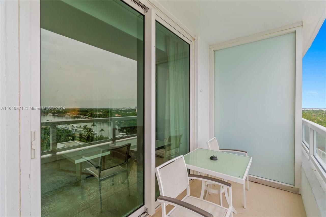 4401 Collins Ave, Unit 1007, Miami Beach, FL 33140 Photo