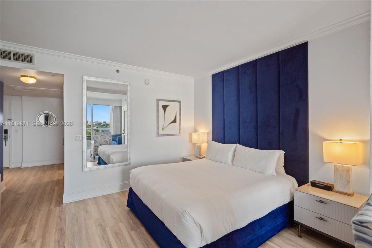 4401 Collins Ave, Unit 1007, Miami Beach, FL 33140 Photo