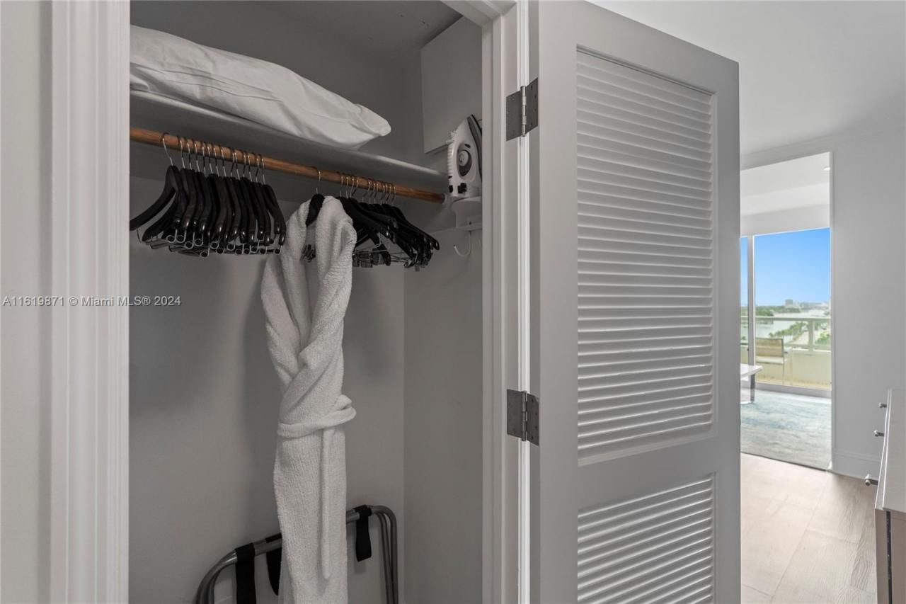 4401 Collins Ave, Unit 1007, Miami Beach, FL 33140 Photo