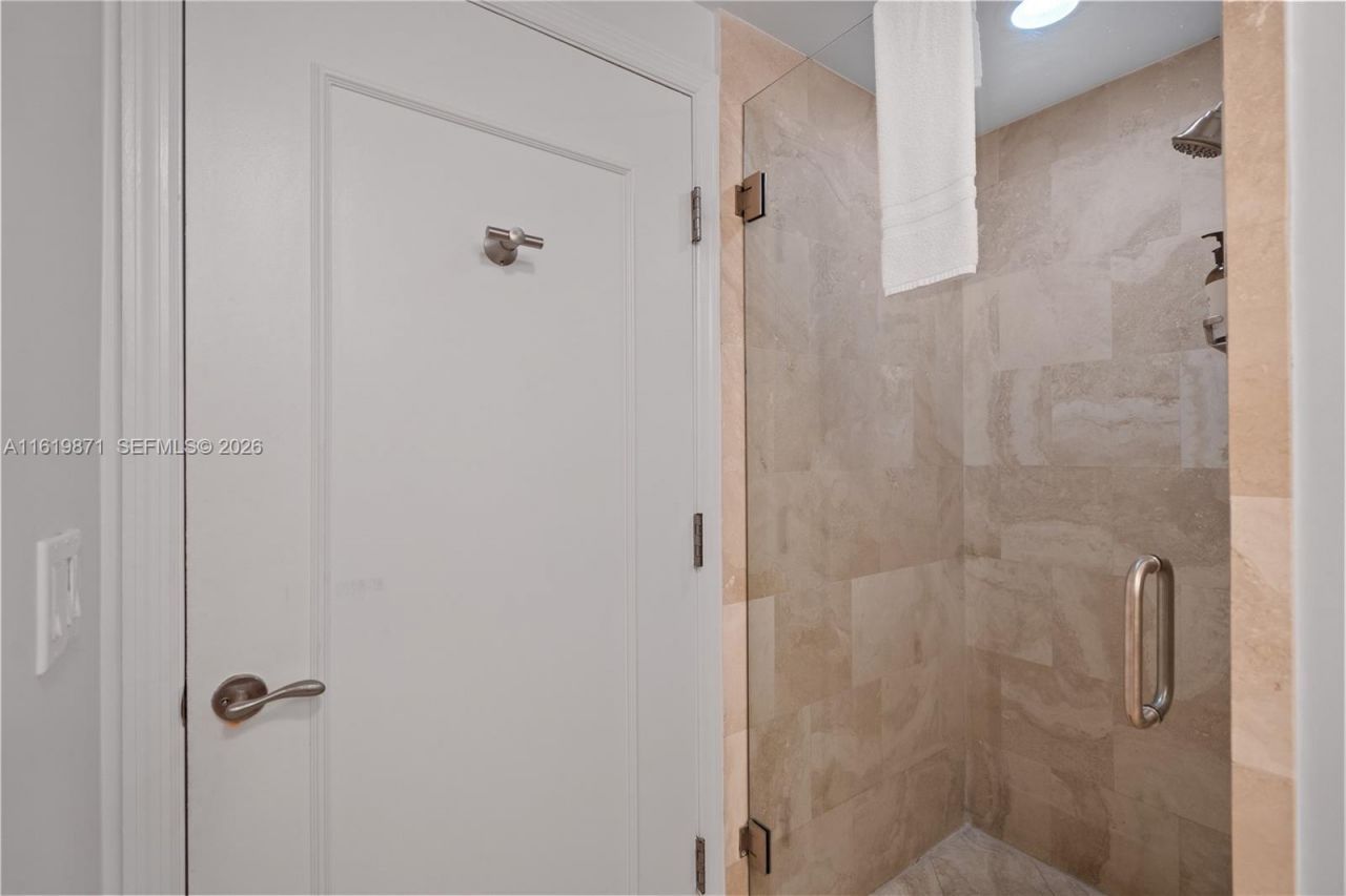 4401 Collins Ave, Unit 1007, Miami Beach, FL 33140 Photo