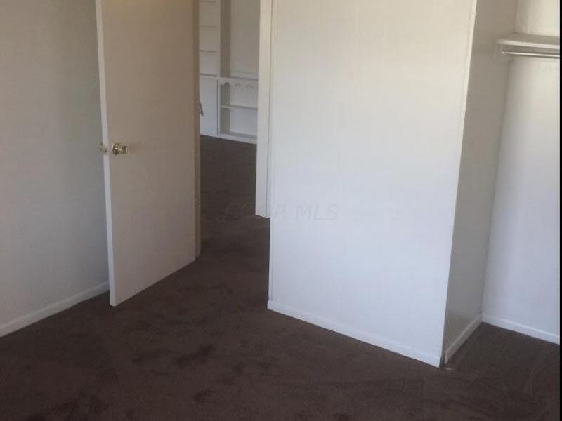 4468 Reinbeau Drive, Columbus, OH 43232 Photo 8