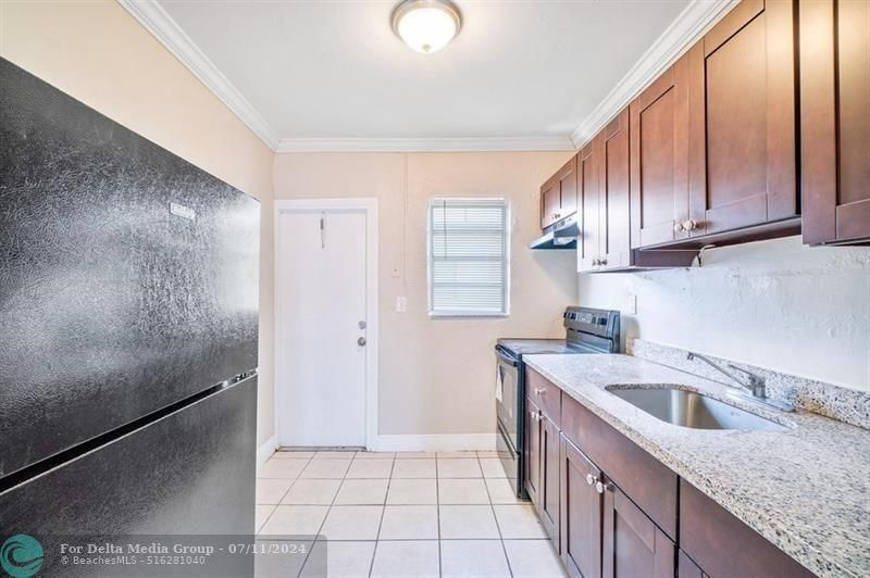 713 NW 14th Terrace, Unit 4, Fort Lauderdale, FL 33311 Photo
