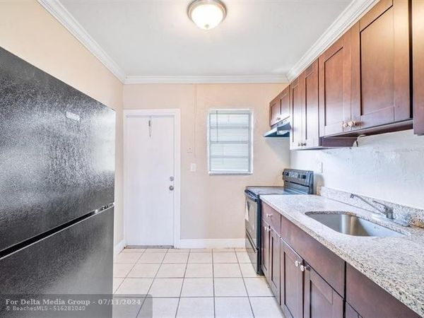 713 NW 14th Terrace, Unit 4, Fort Lauderdale, FL 33311