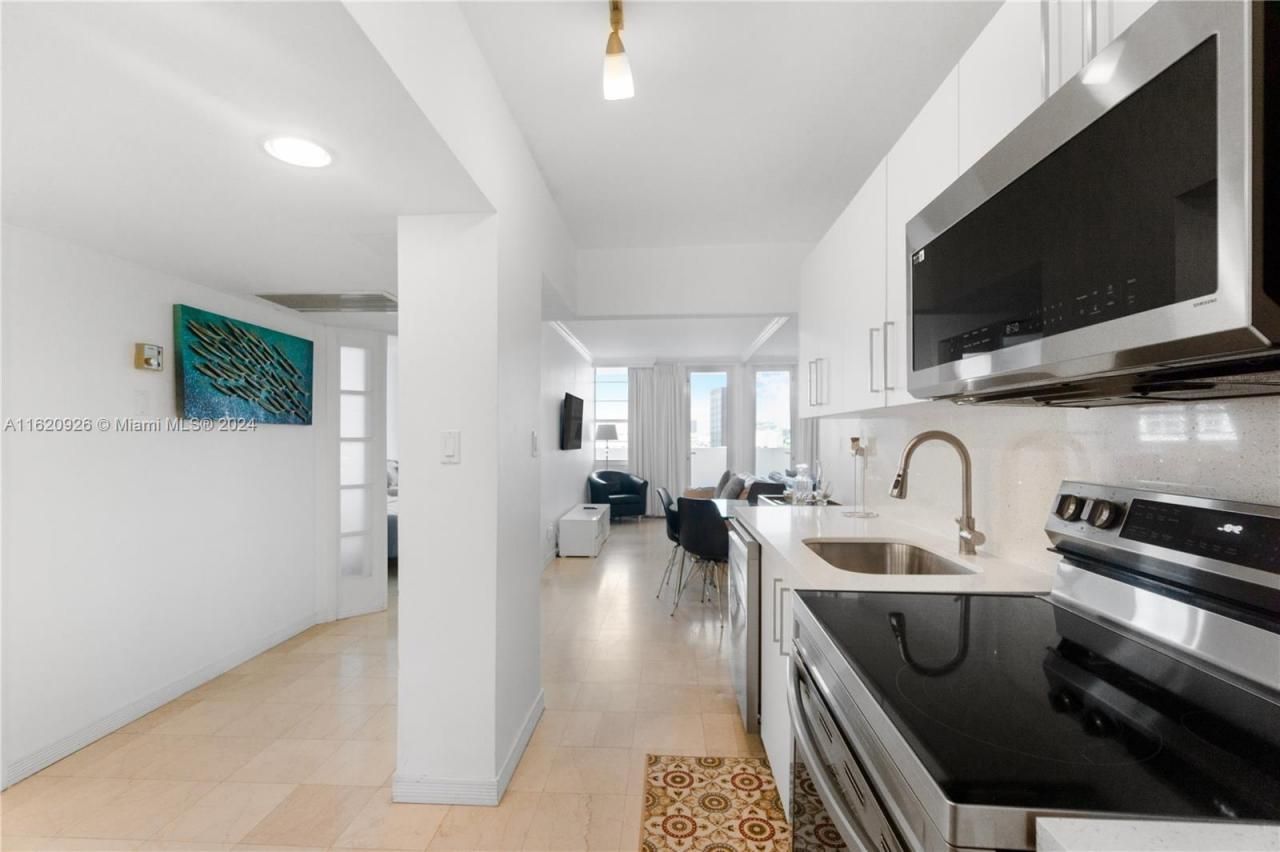 100 Lincoln Rd, Unit 820, Miami Beach, FL 33139 Photo