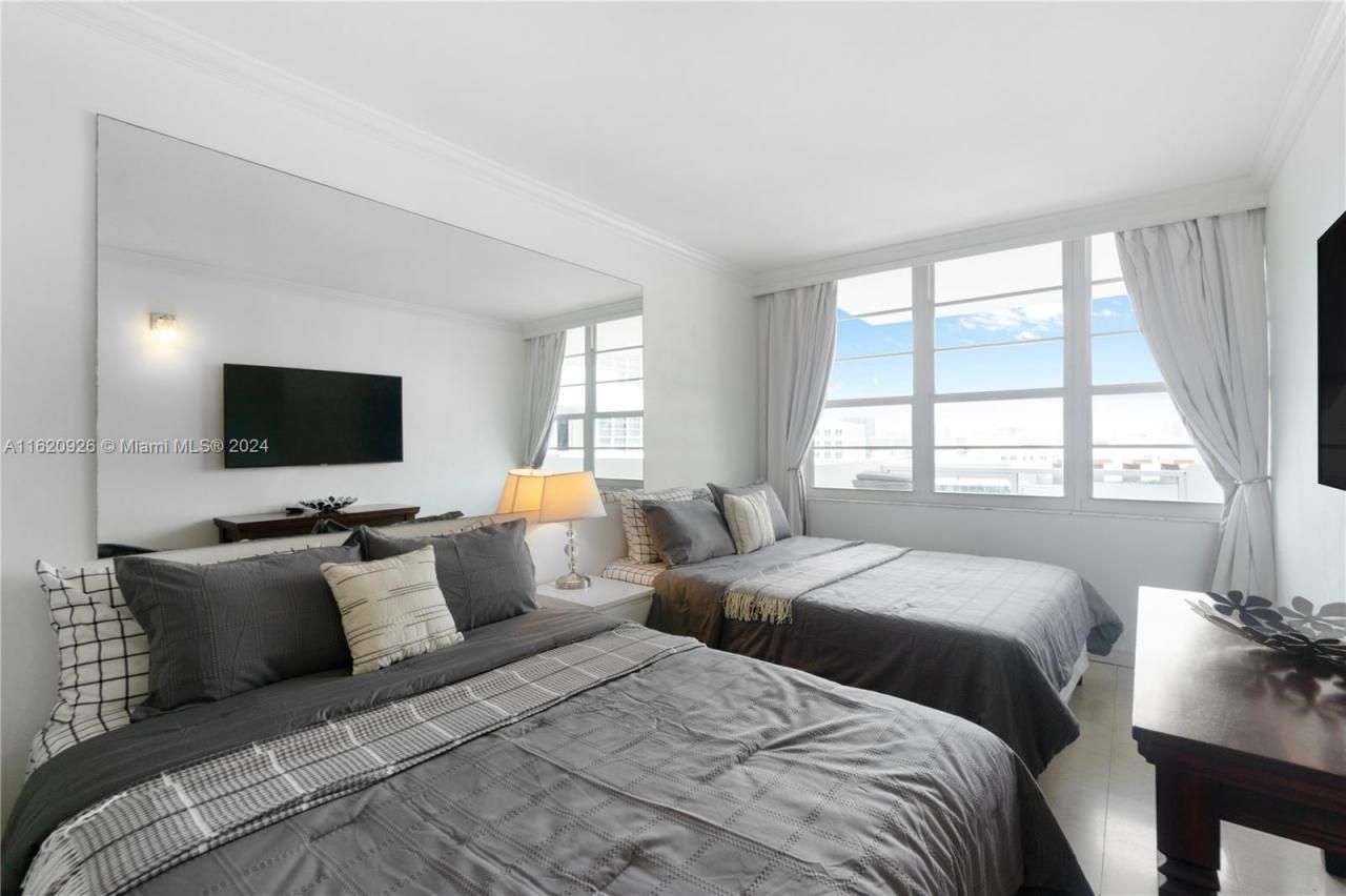 100 Lincoln Rd, Unit 820, Miami Beach, FL 33139 Photo