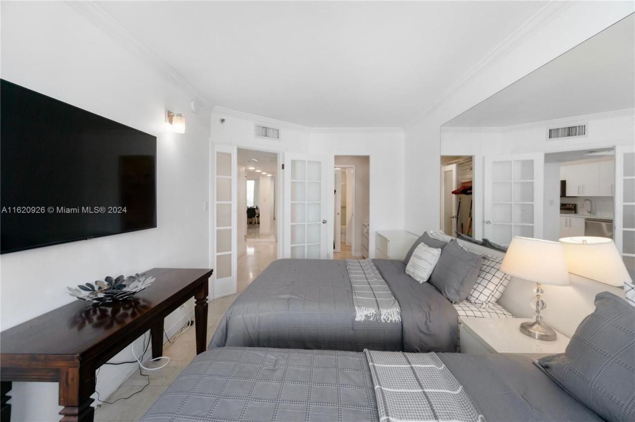 100 Lincoln Rd, Unit 820, Miami Beach, FL 33139 Photo