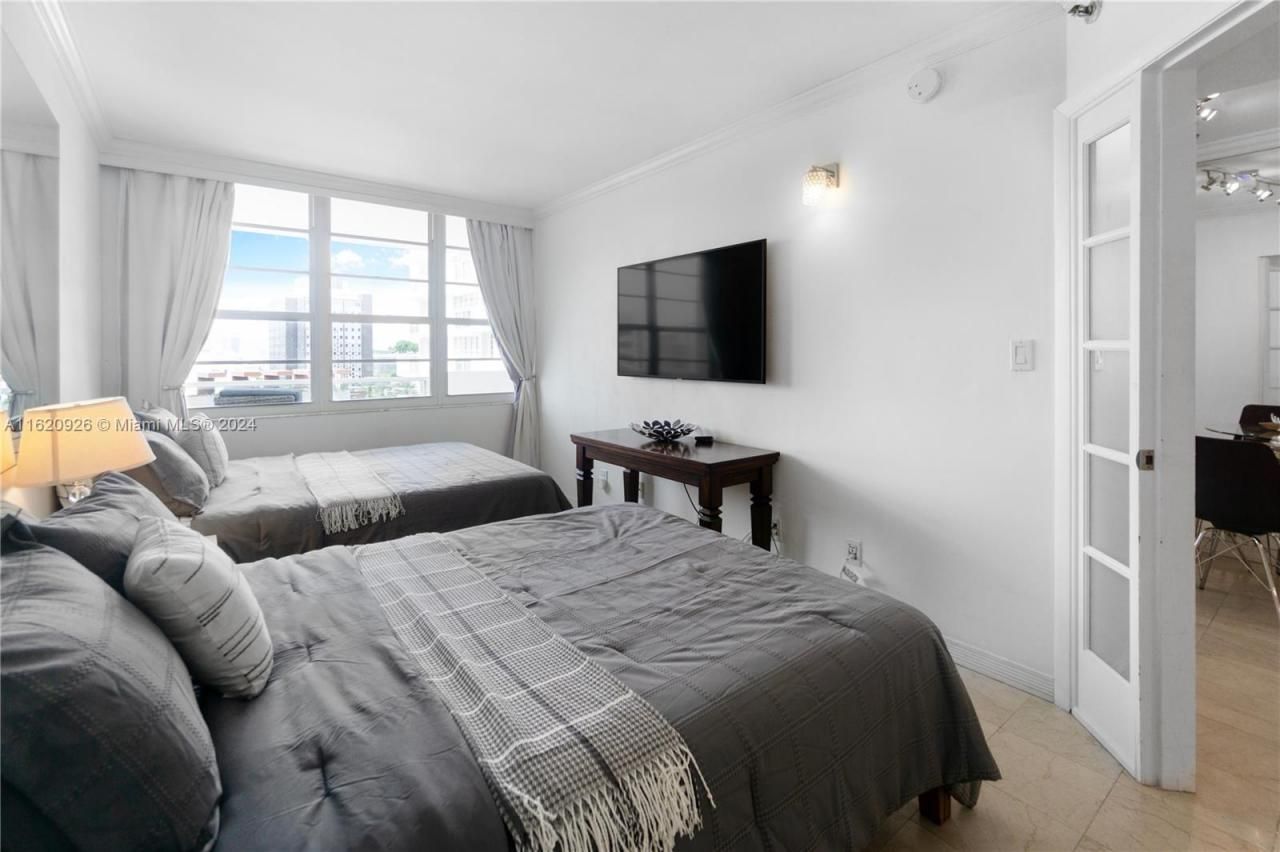 100 Lincoln Rd, Unit 820, Miami Beach, FL 33139 Photo