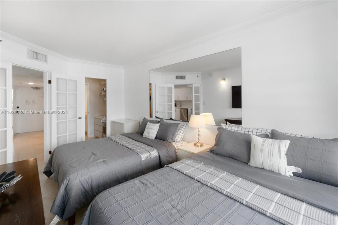 100 Lincoln Rd, Unit 820, Miami Beach, FL 33139 Photo