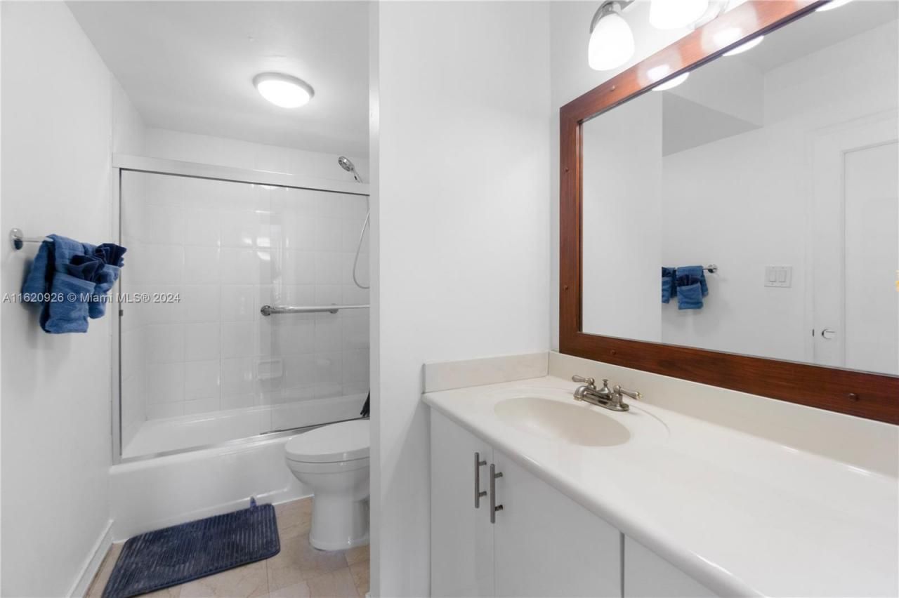 100 Lincoln Rd, Unit 820, Miami Beach, FL 33139 Photo